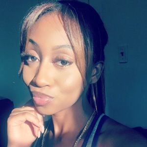 Meet your Posher, Deirdre